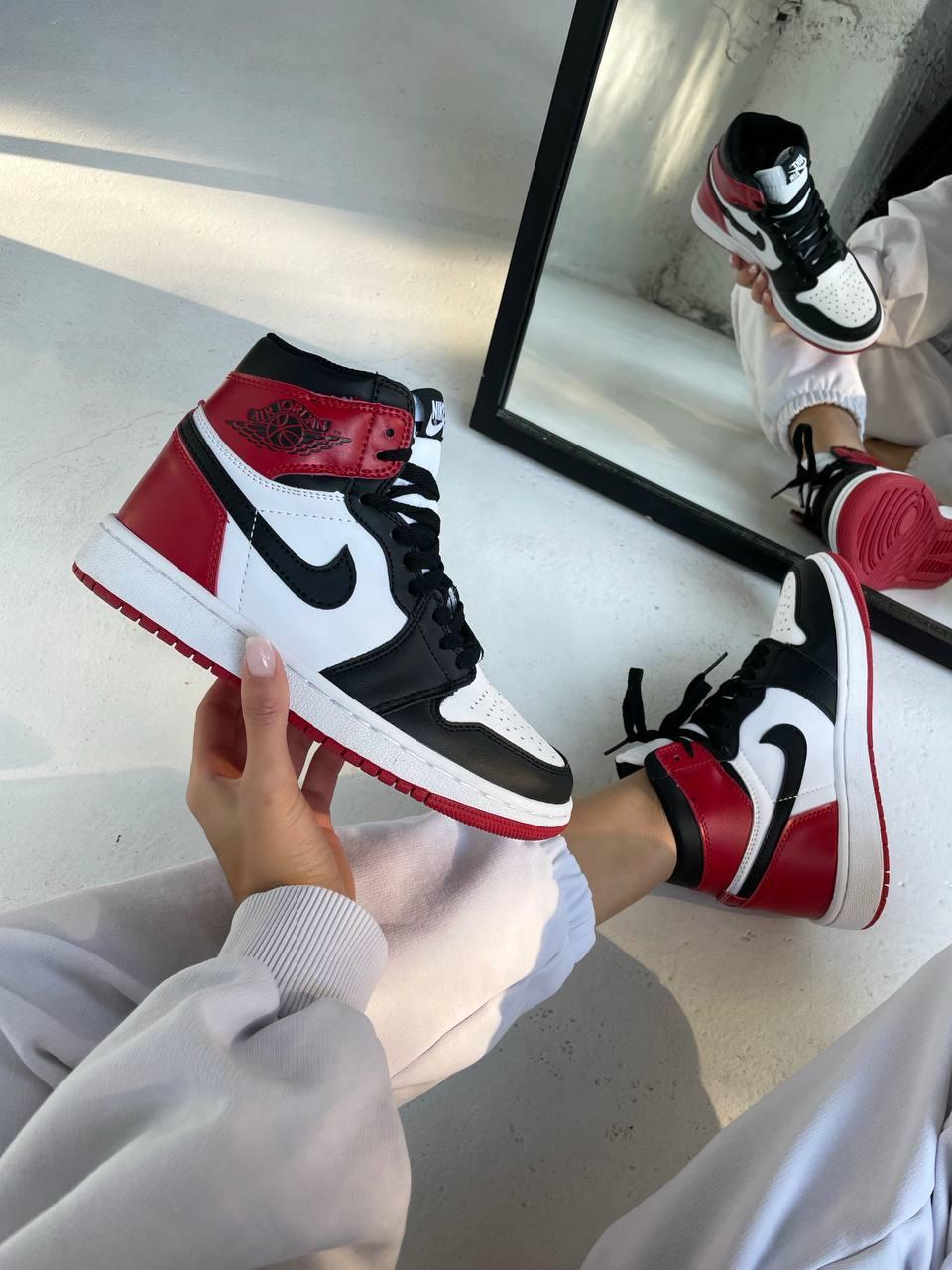 Nike Air Jordan 1 Retro High Red Black Toe
