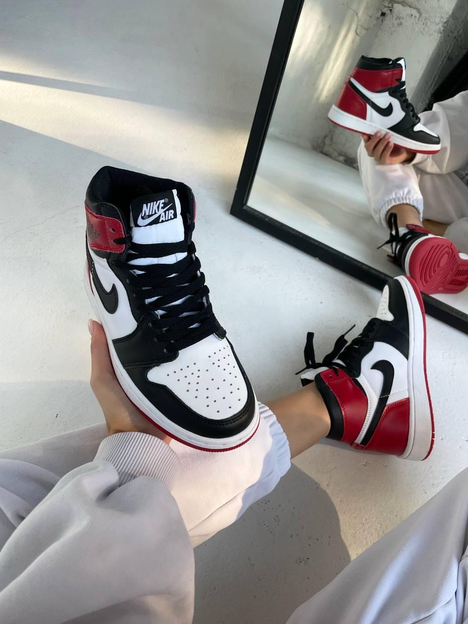 Nike Air Jordan 1 Retro High Red Black Toe