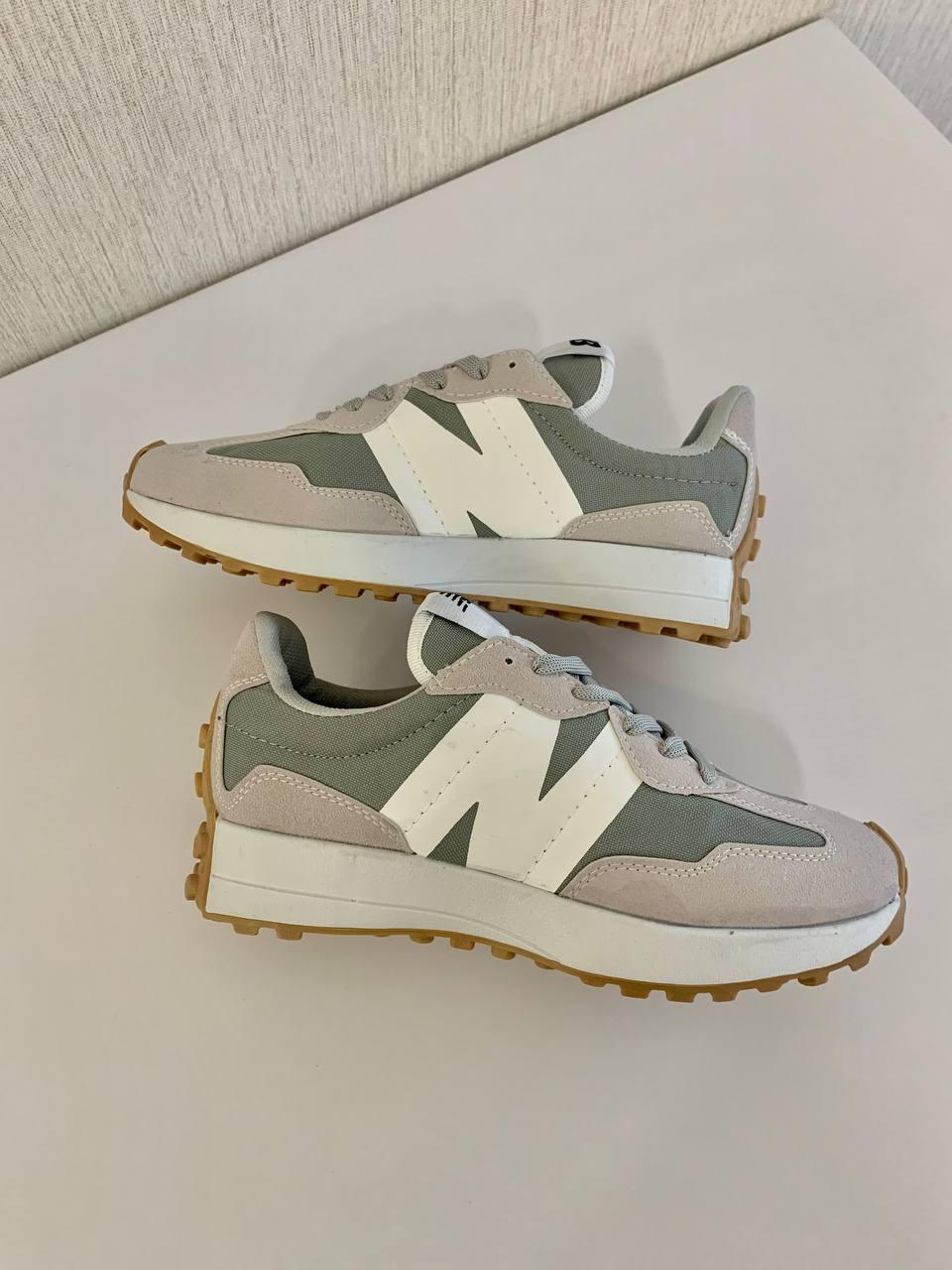 New Balance 327 Beige Green
