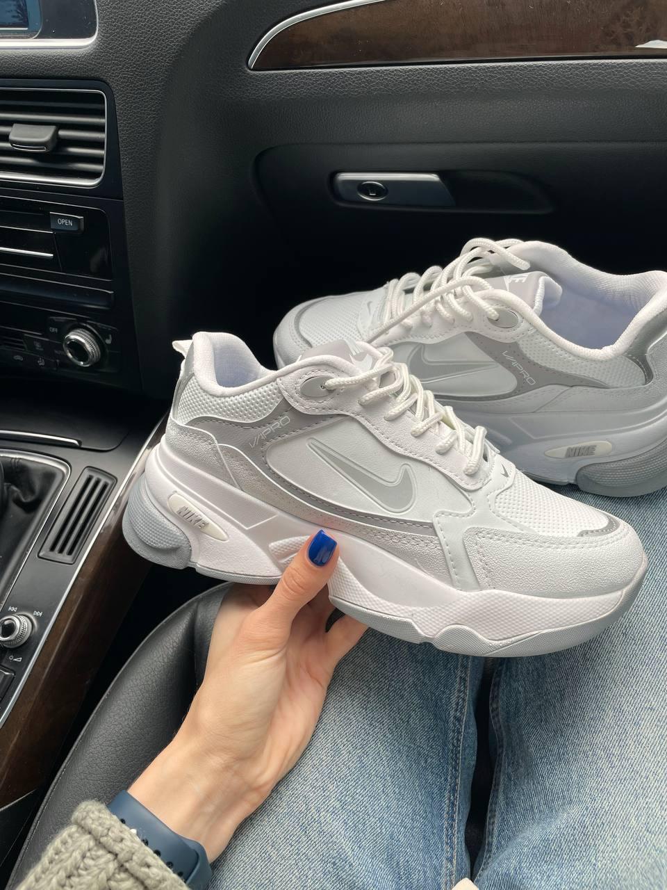 Nike Pro Silver