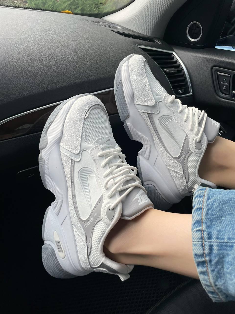 Nike Pro Silver