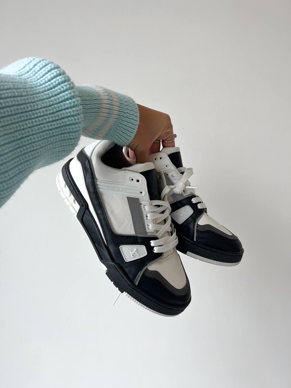 Louis Vuitton Trainer White Black