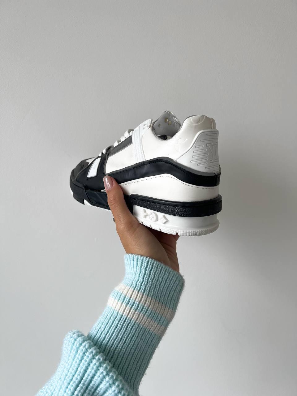 Louis Vuitton Trainer White Black