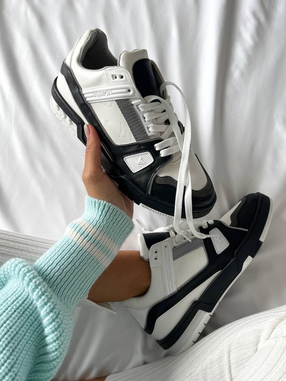 Louis Vuitton Trainer White Black
