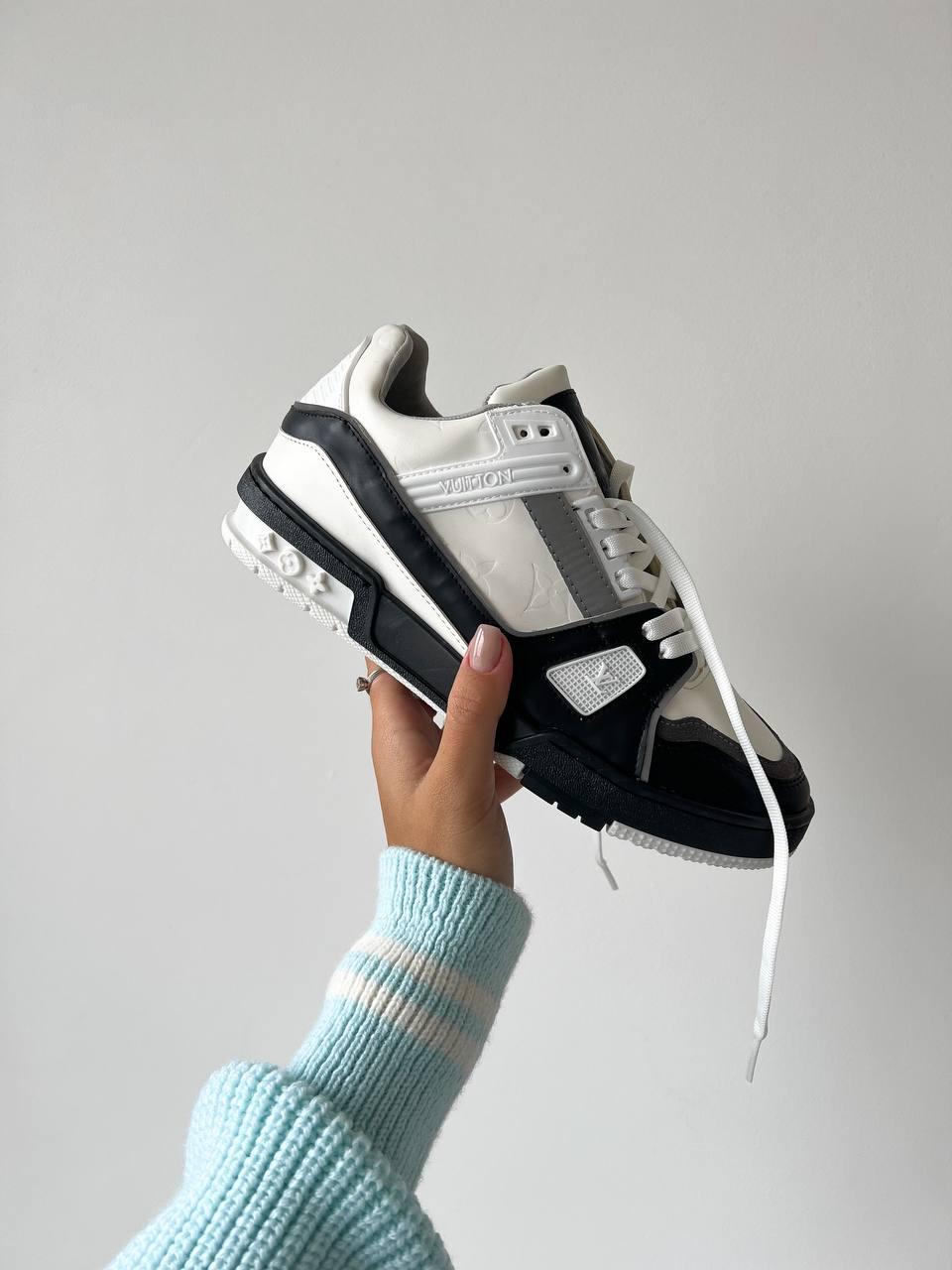 Louis Vuitton Trainer White Black