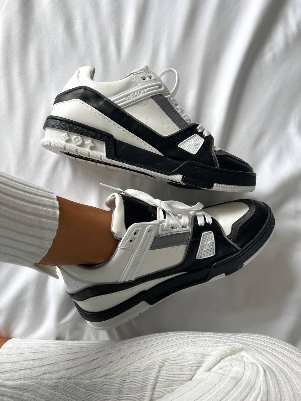 Louis Vuitton Trainer White Black