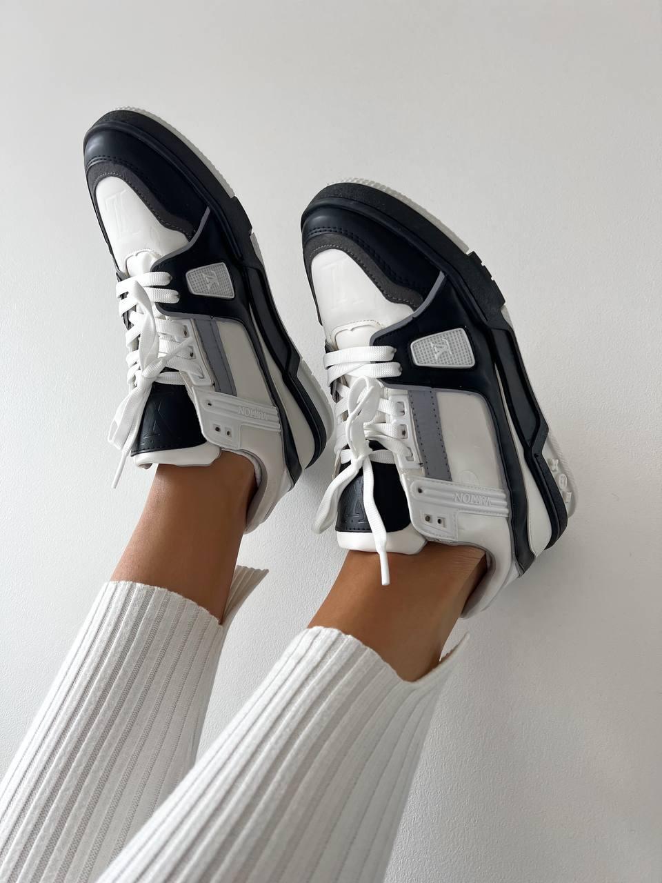 Louis Vuitton Trainer White Black