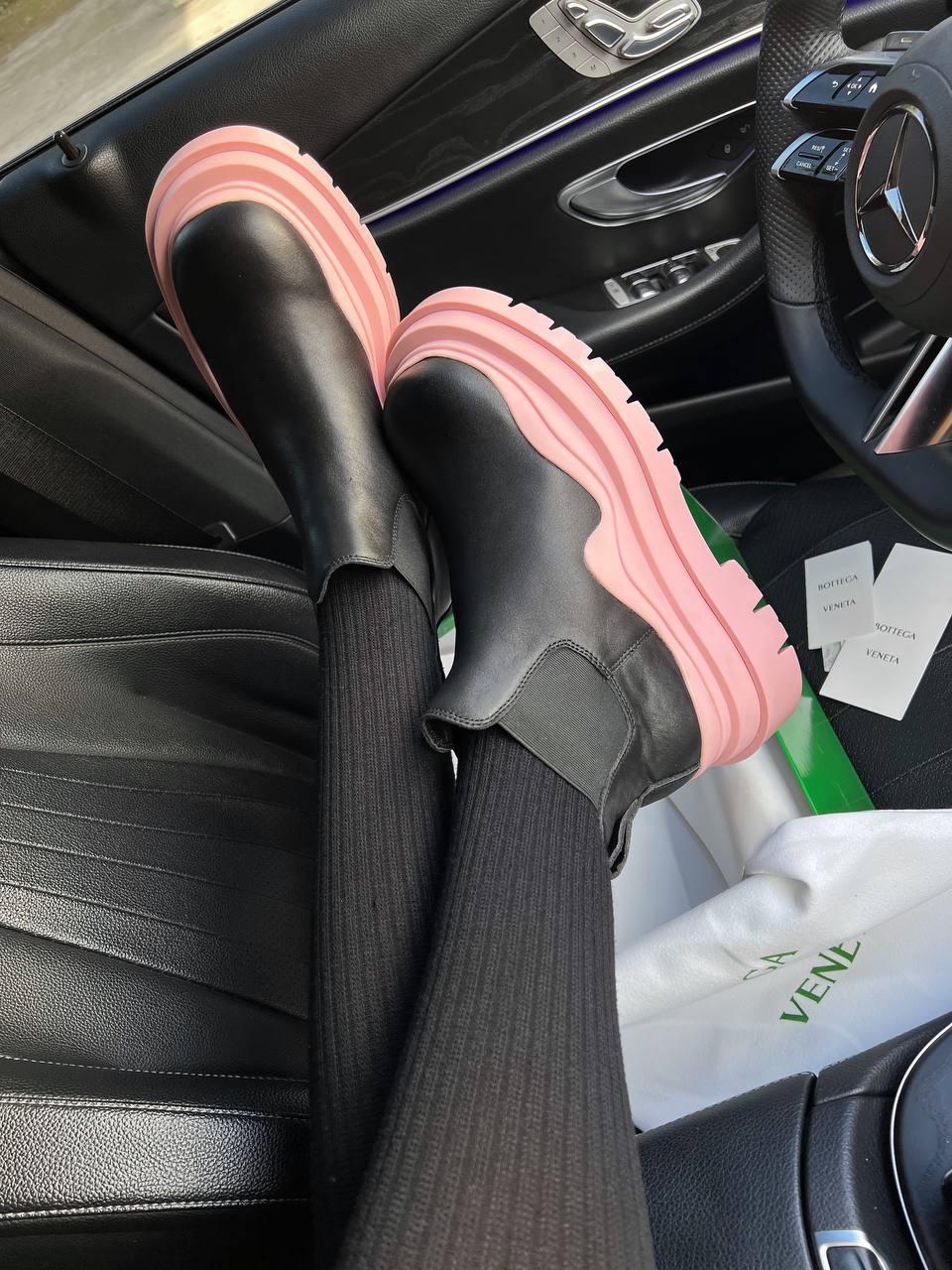 Bottega Veneta Low Black Pink