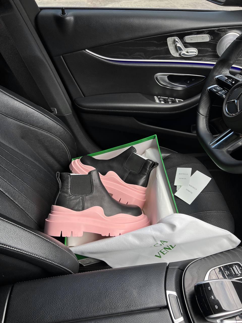 Bottega Veneta Low Black Pink