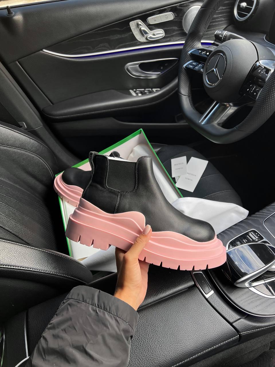 Bottega Veneta Low Black Pink