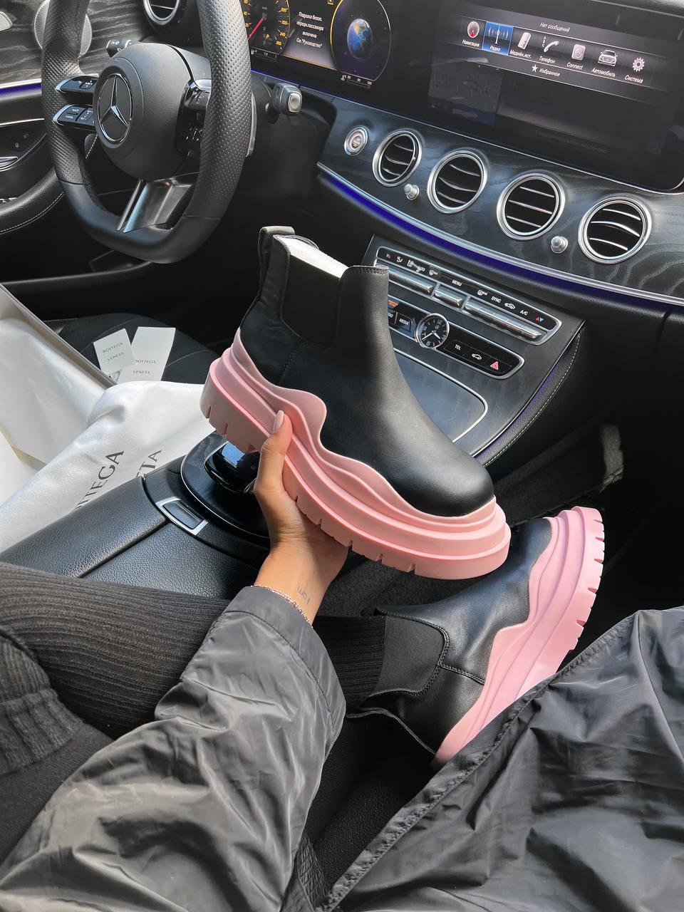 Bottega Veneta Low Black Pink
