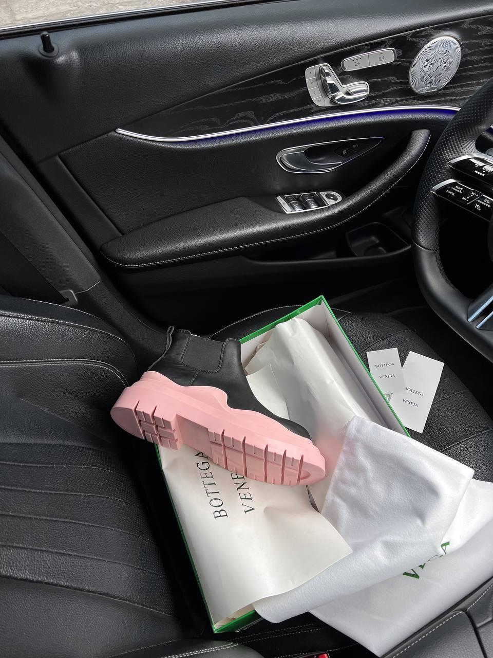 Bottega Veneta Low Black Pink