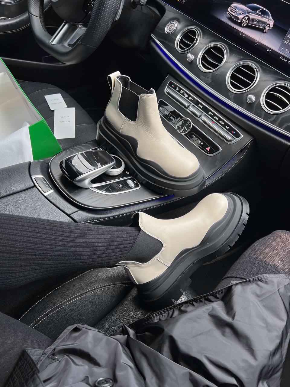 Bottega Veneta Low Black Beige