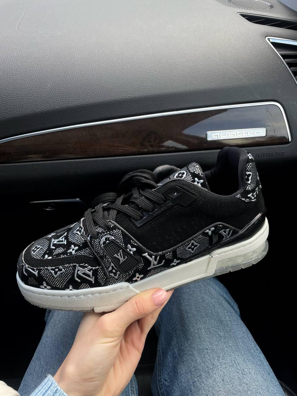 Louis Vuitton Trainer Black