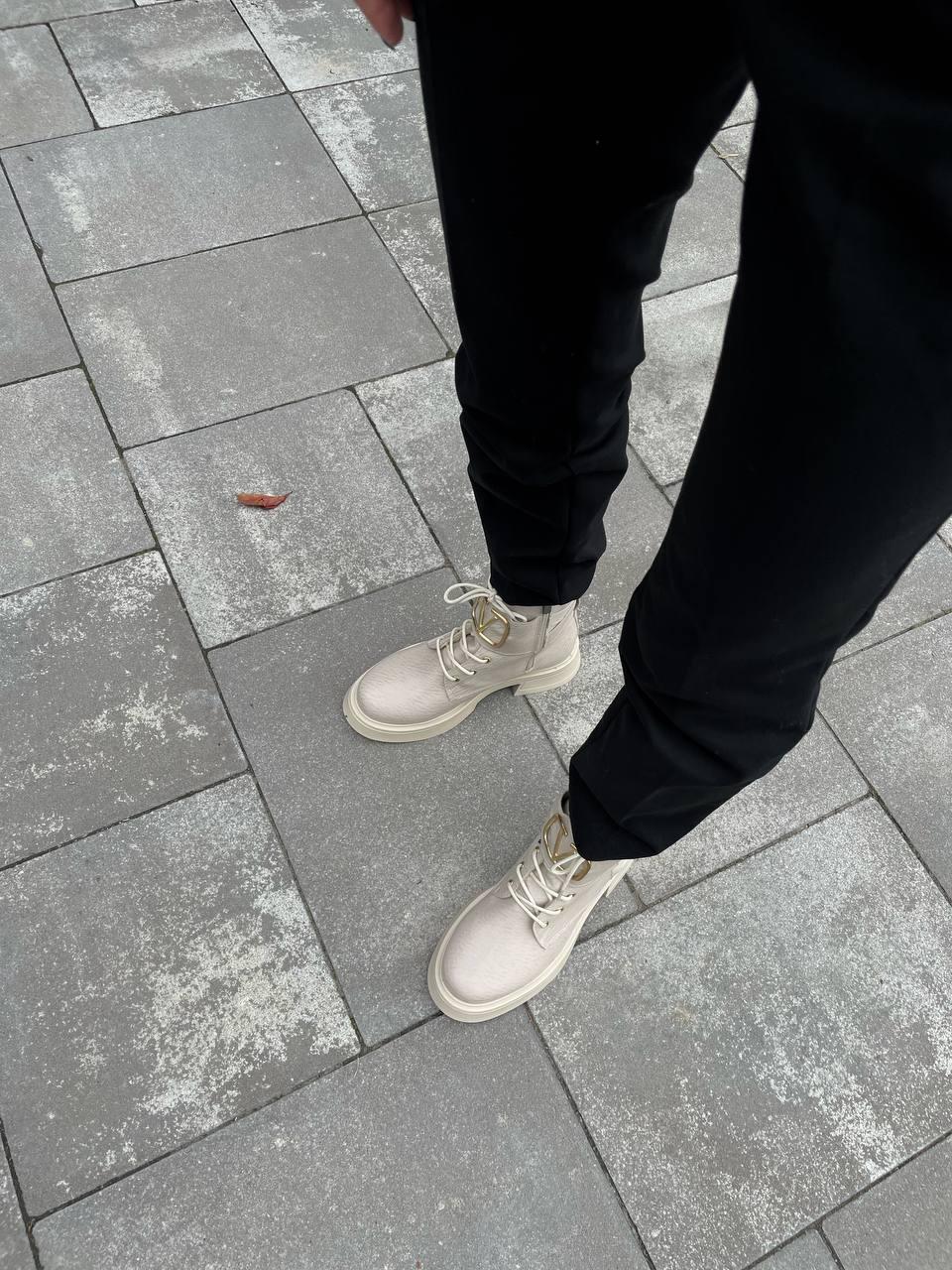 Valentino Garavani logo Cream Fur