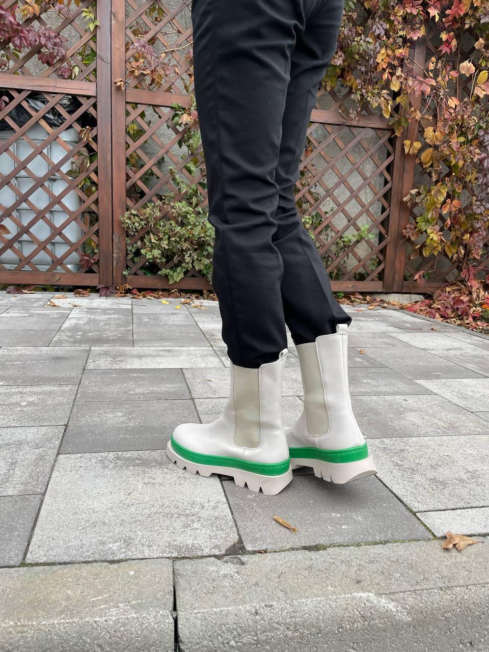 Bottega Venata White Green Fur
