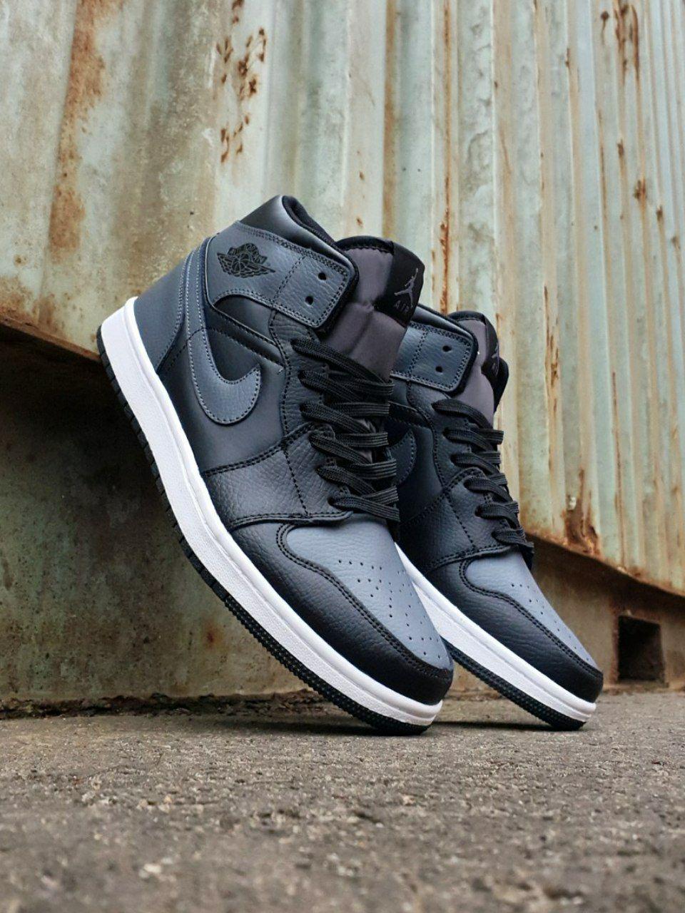 Nike Air Jordan 1 Retro High Black Grey 2.0