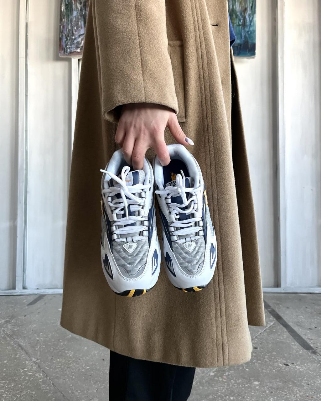 New Balance 725 White Navy