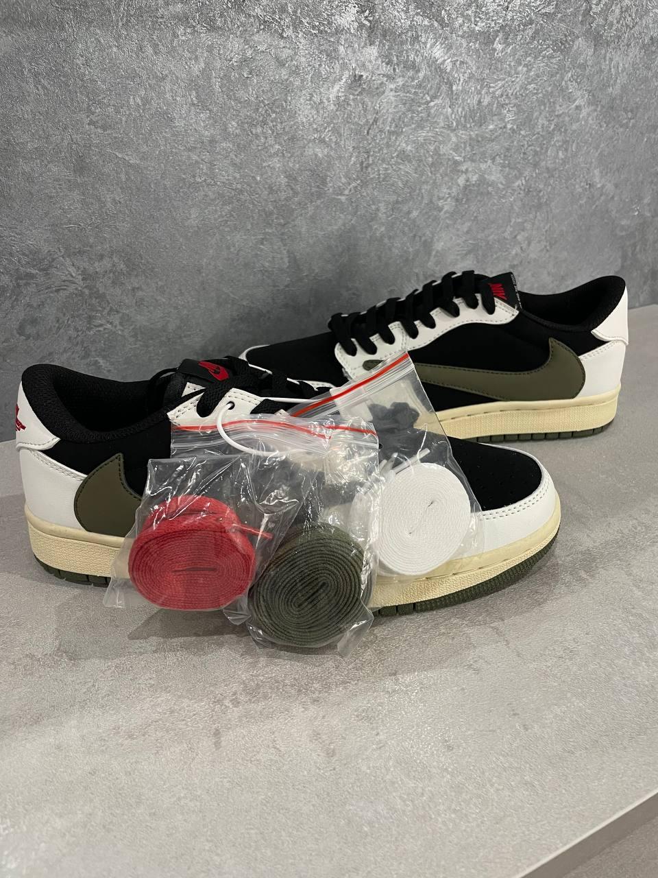 Travis Scott x Air Jordan 1 Low Olive