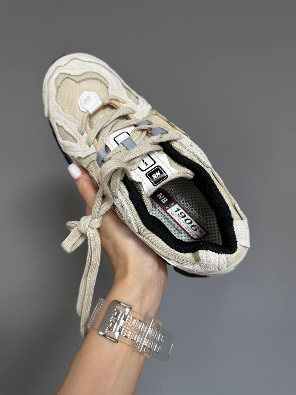 New Balance 1906r Beige Black