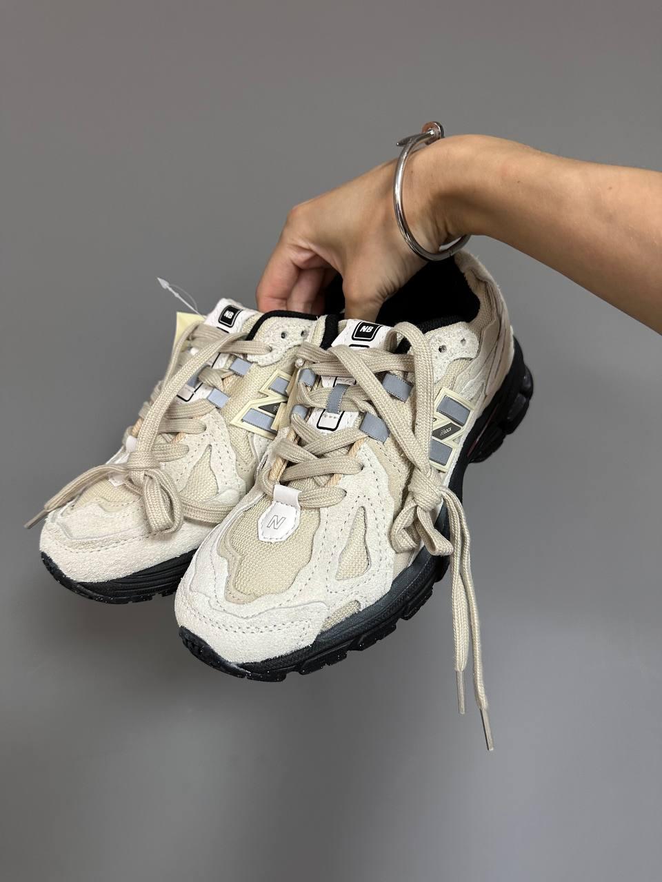 New Balance 1906r Beige Black