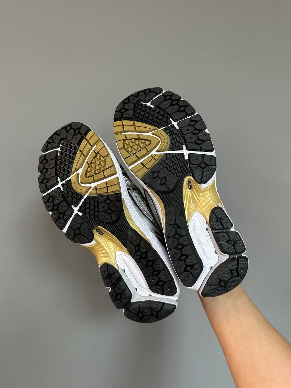 New Balance 1906r Gold Silver Black