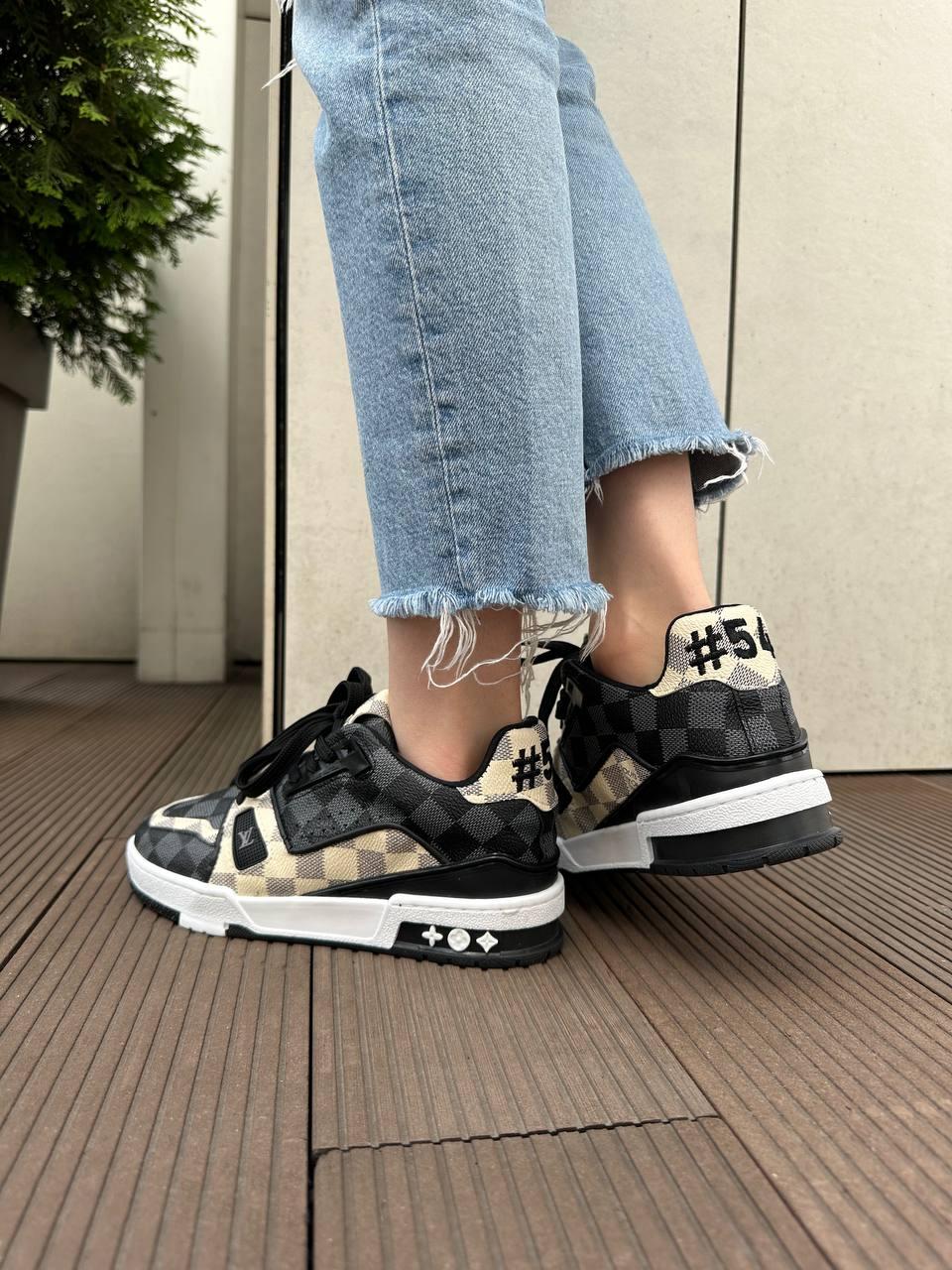 Louis Vuitton Trainer Black White Beige