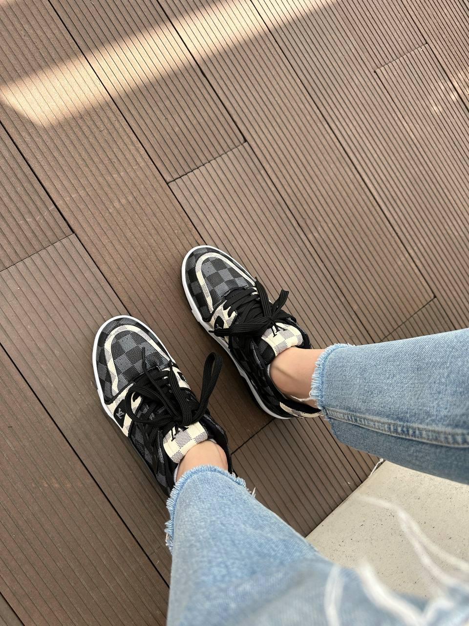 Louis Vuitton Trainer Black White Beige