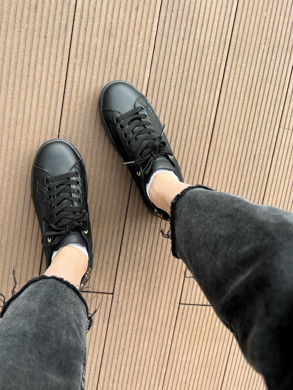 Louis Vuitton Time Out Full Black