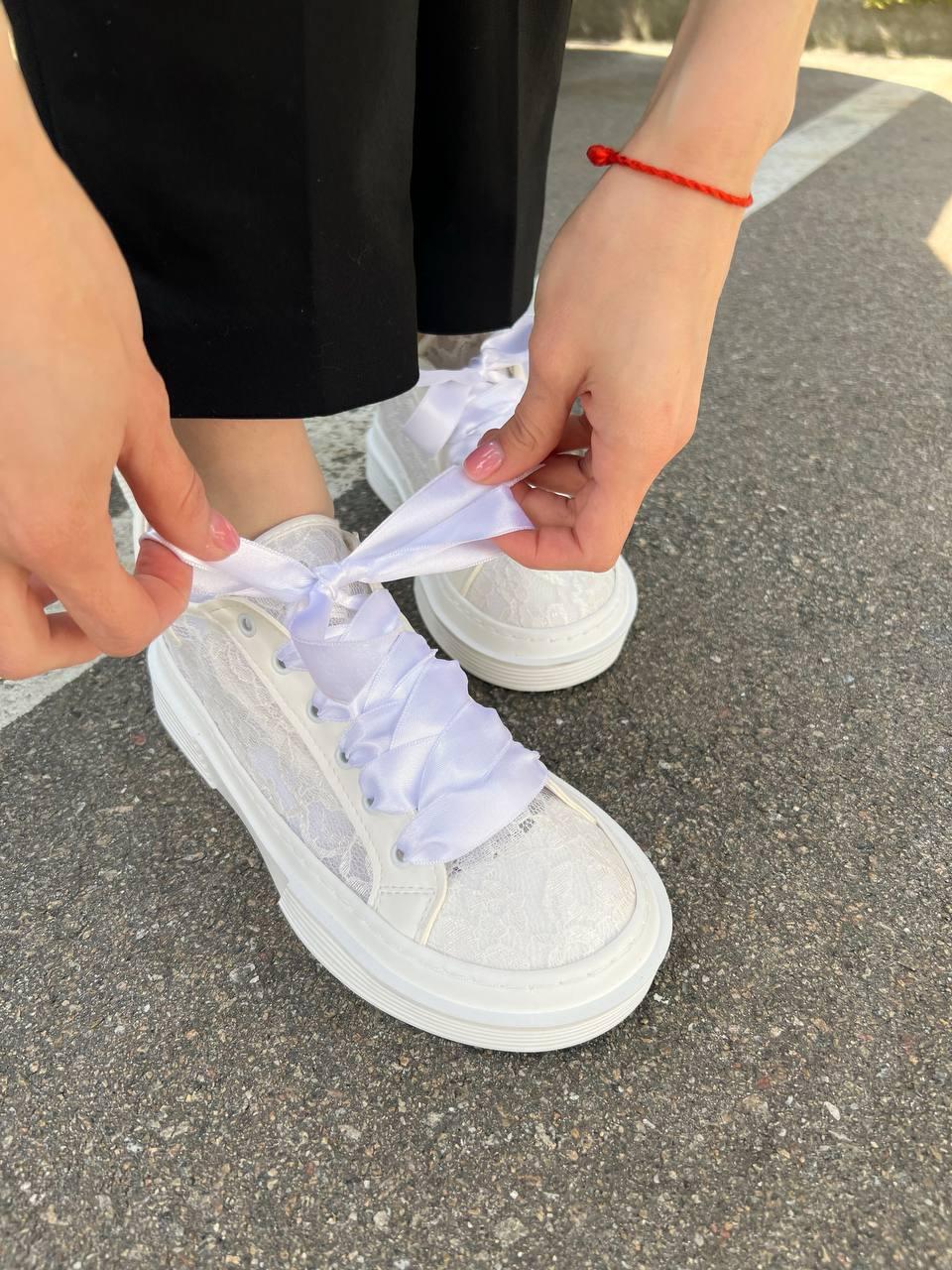Chloe Lauren Sneakers White