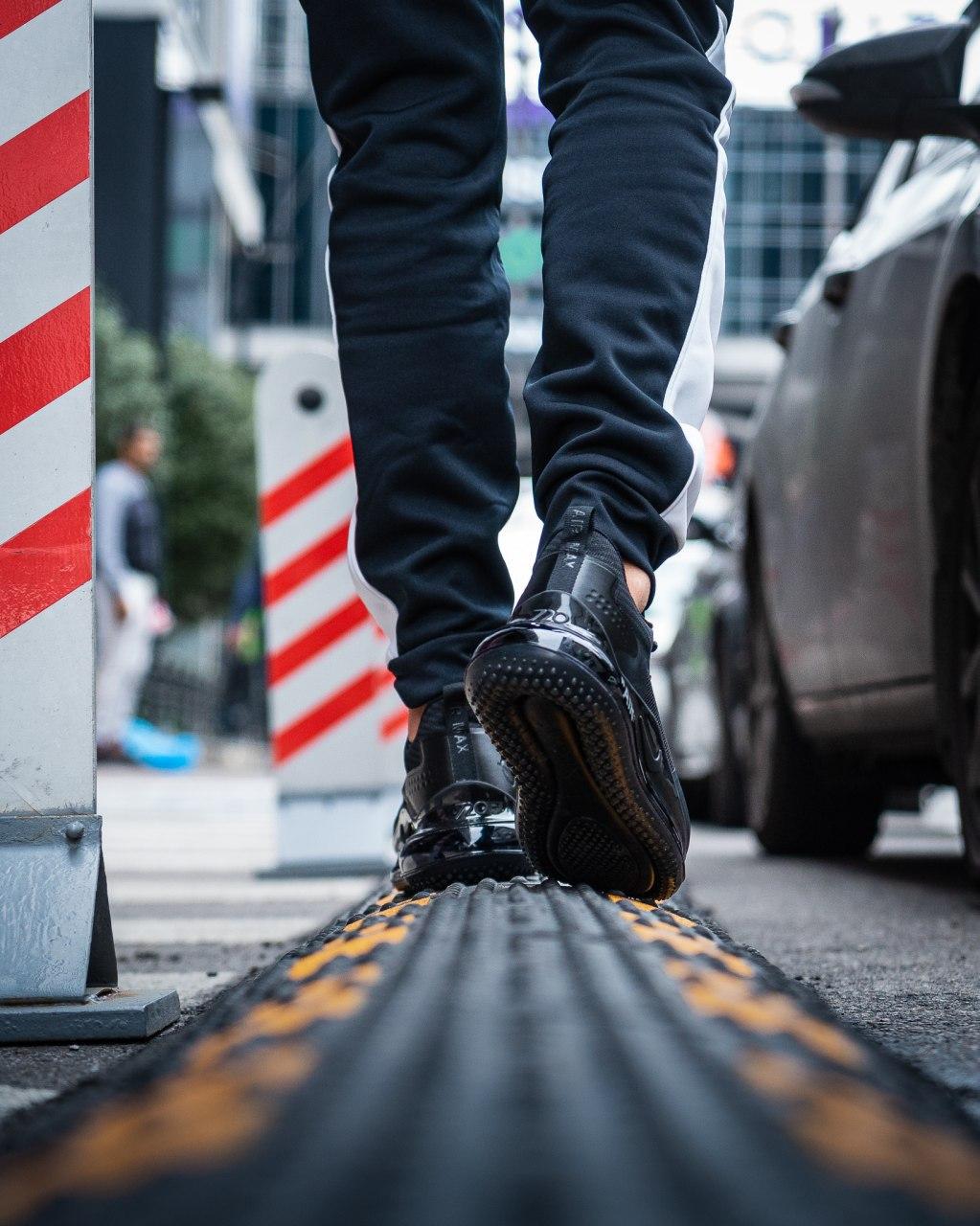 Nike Air Max 720 NEW Black 2
