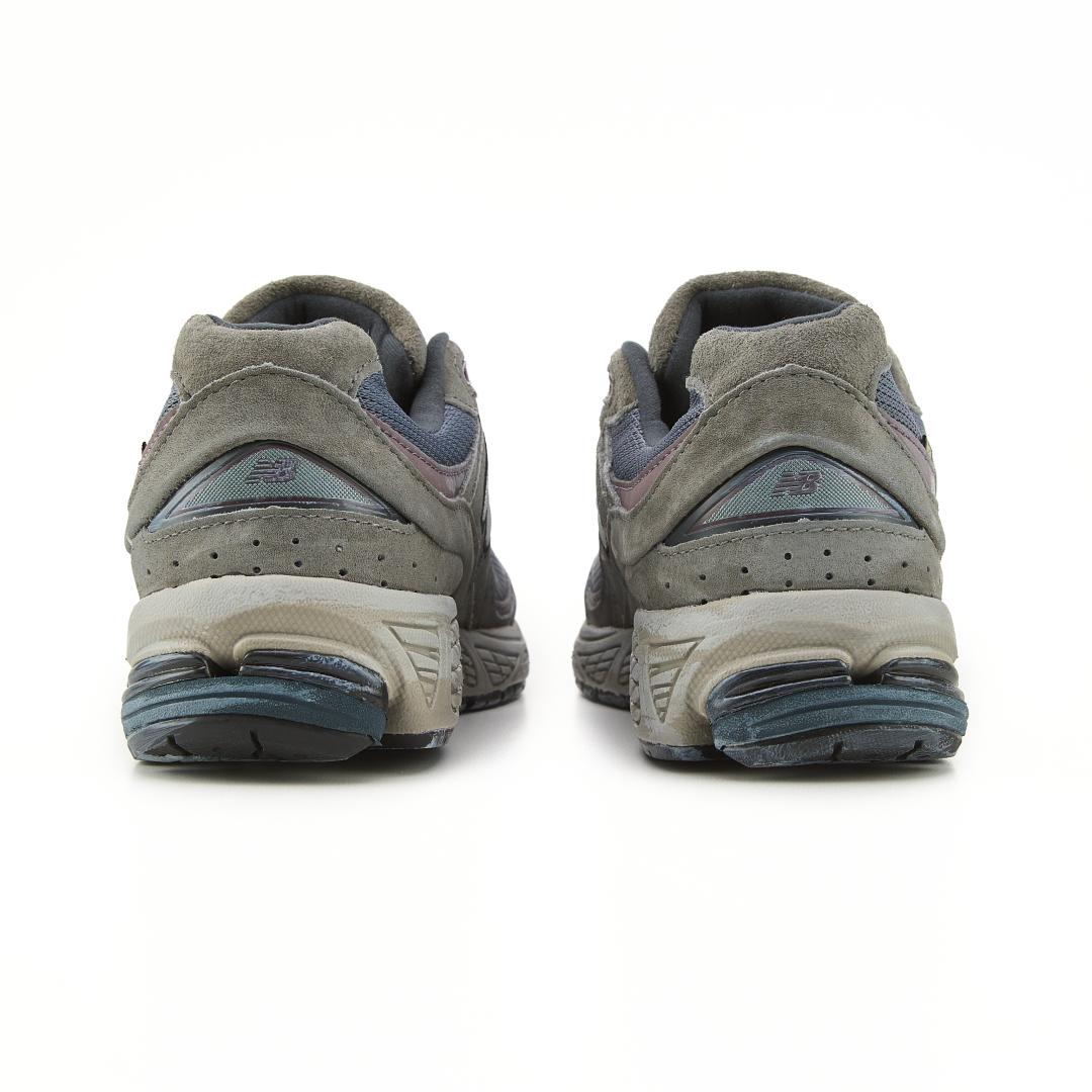 New Balance 2002R Gore-Tex Magnet Mood Indigo