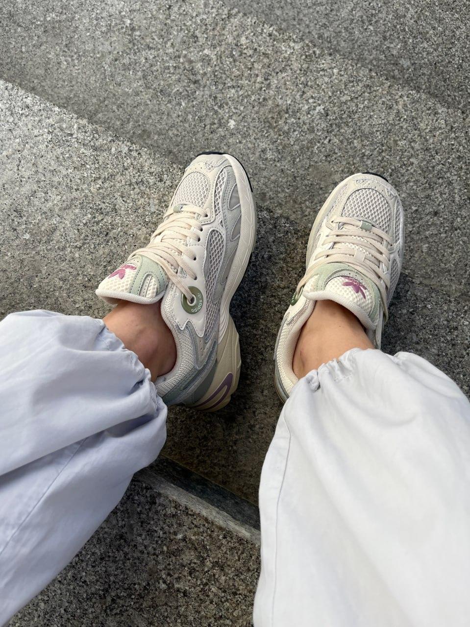 Adidas Astir Beige Halo Green