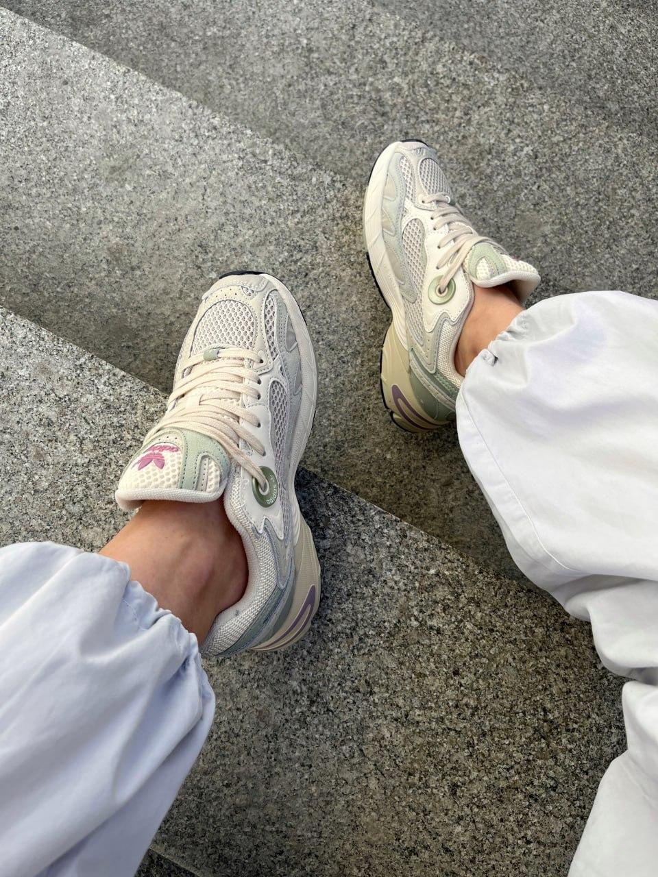 Adidas Astir Beige Halo Green