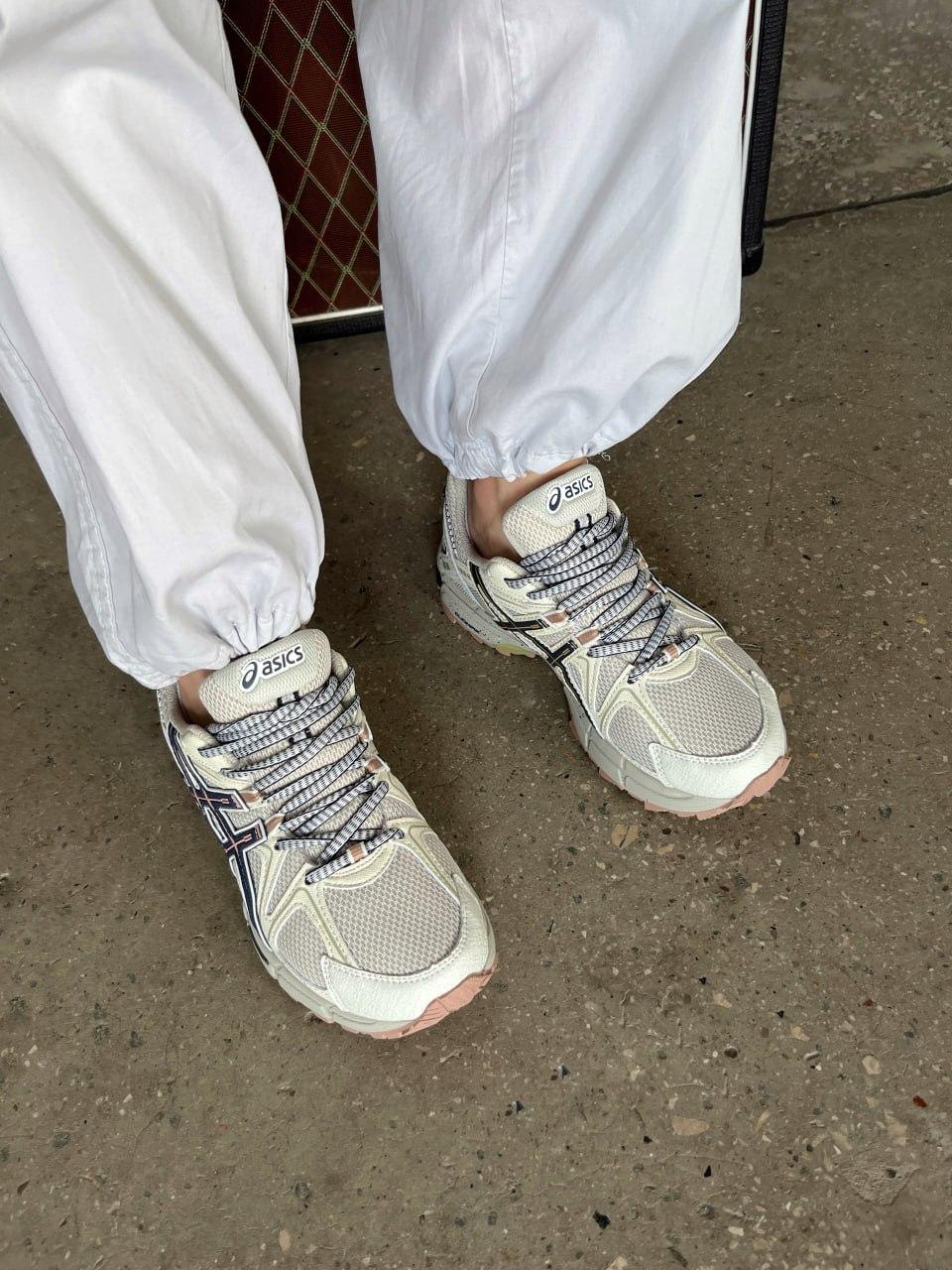 Asics Gel-Kahana 8 Beige