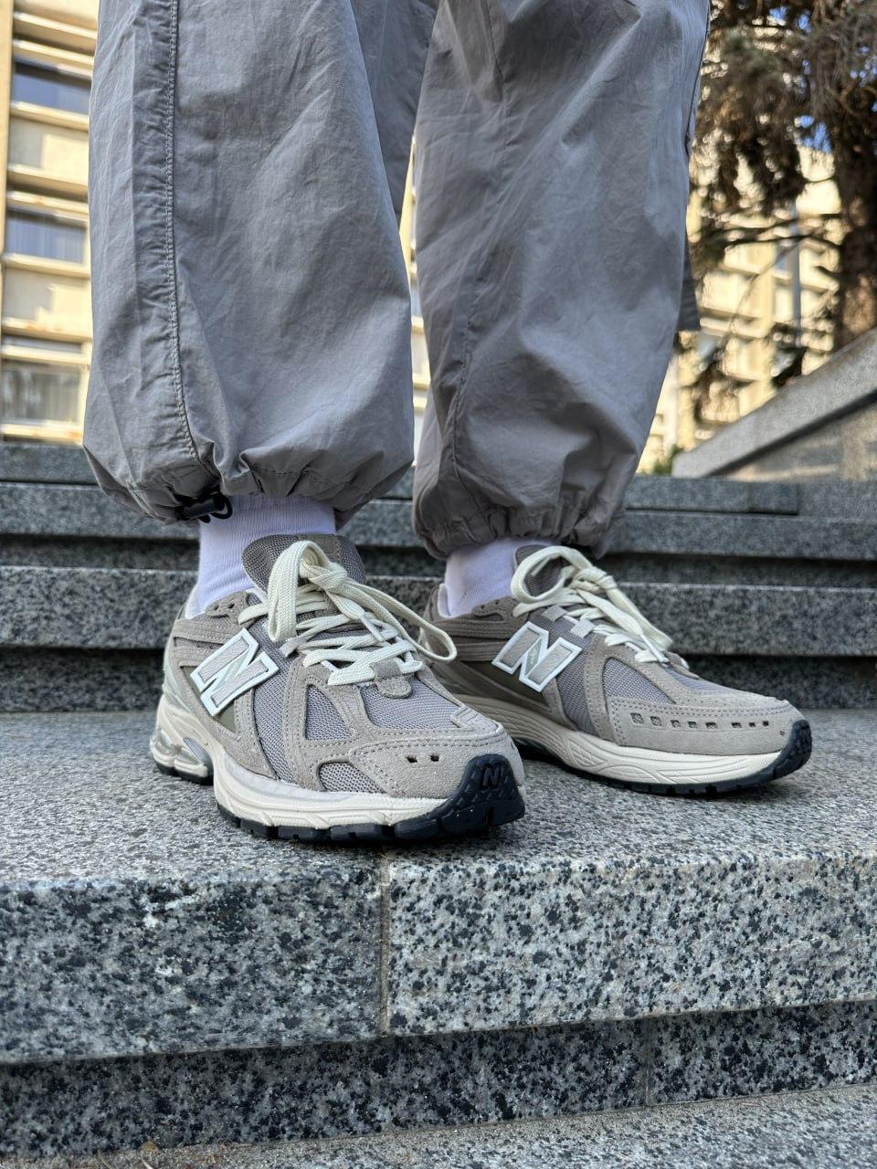 New Balance 1906R Dark Beige