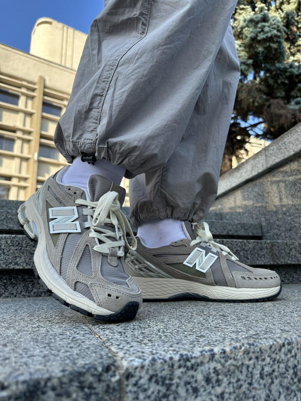 New Balance 1906R Dark Beige