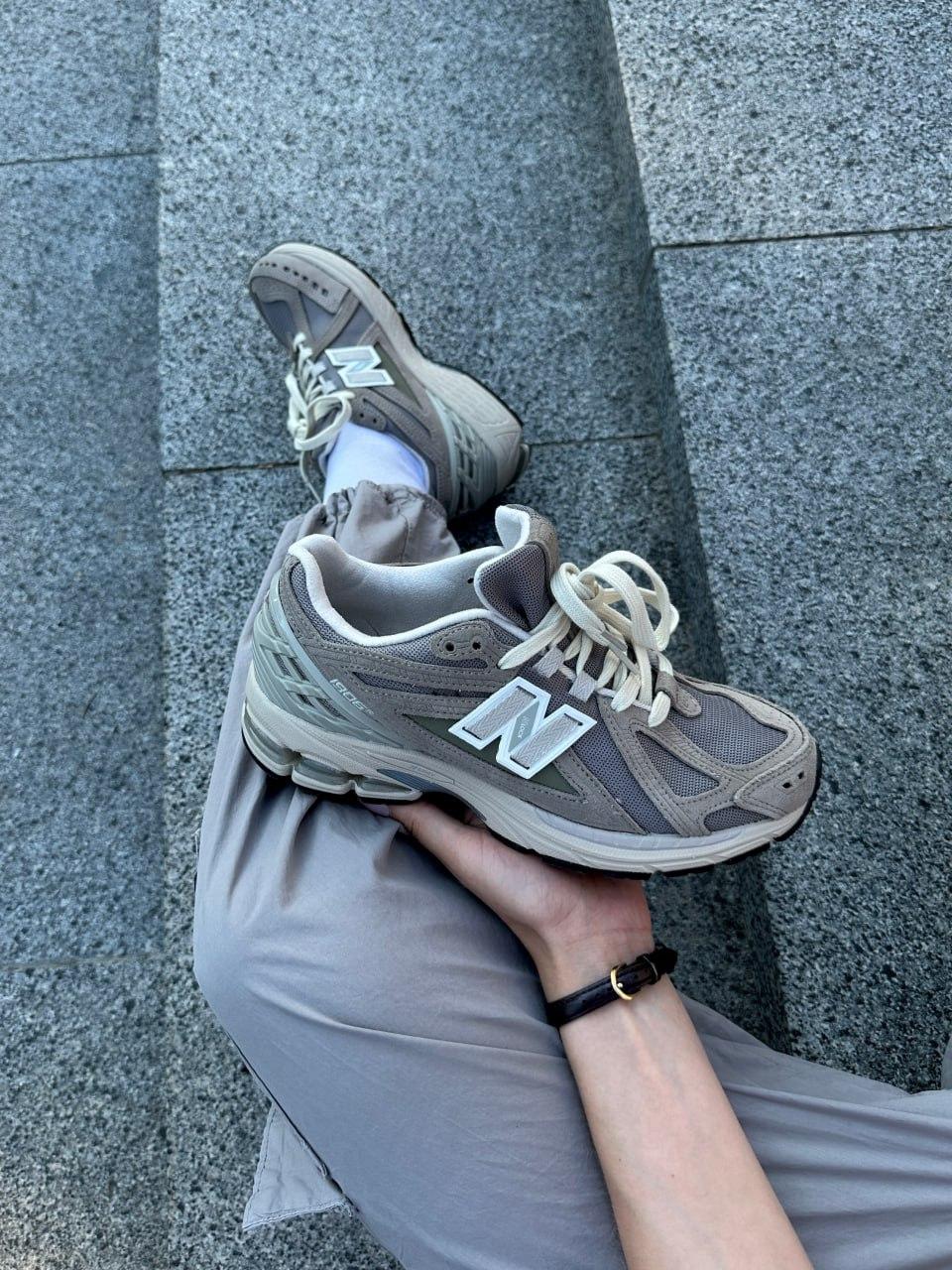 New Balance 1906R Dark Beige