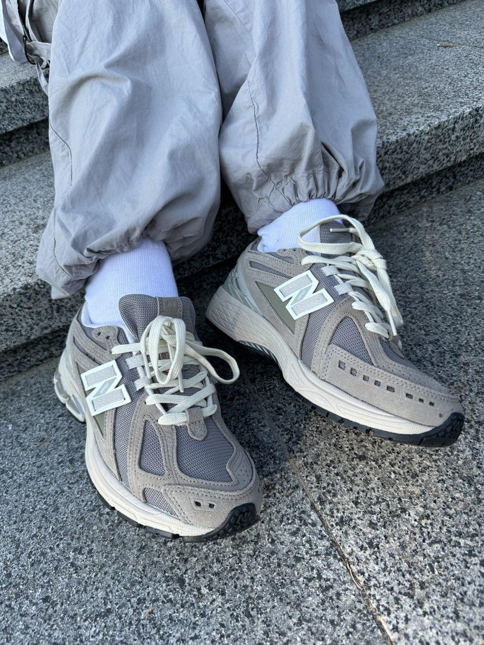 New Balance 1906R Dark Beige