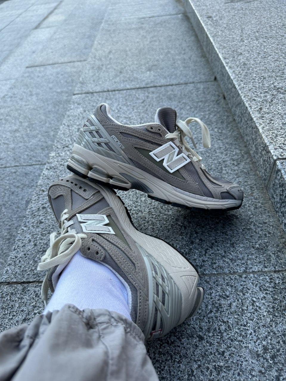 New Balance 1906R Dark Beige