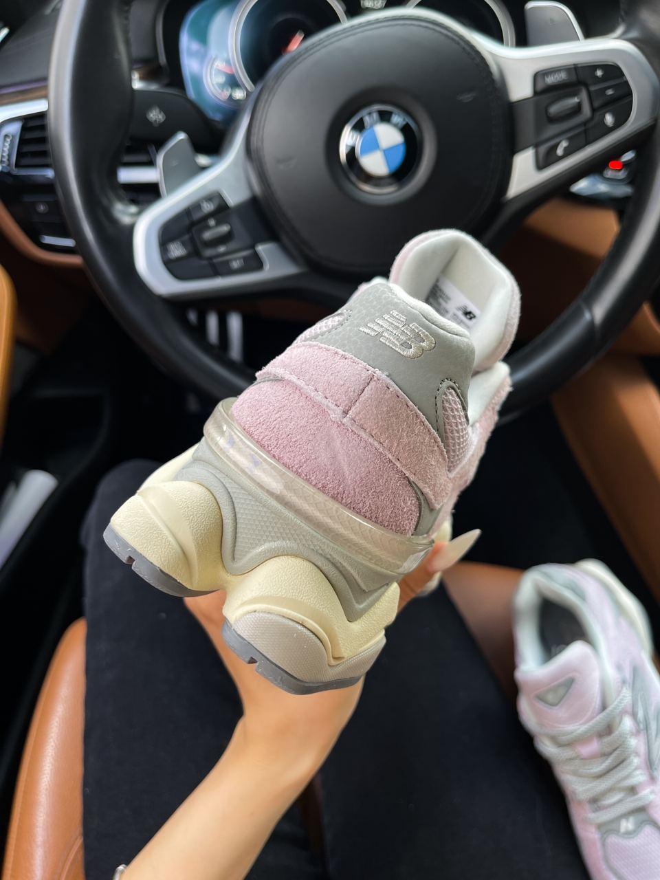 New Balance 9060 Pink