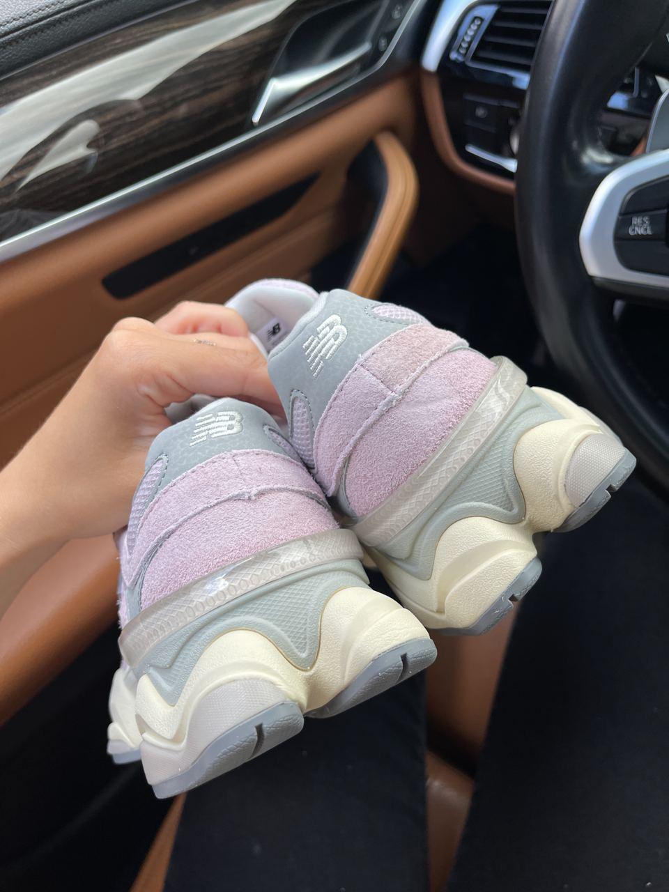 New Balance 9060 Pink