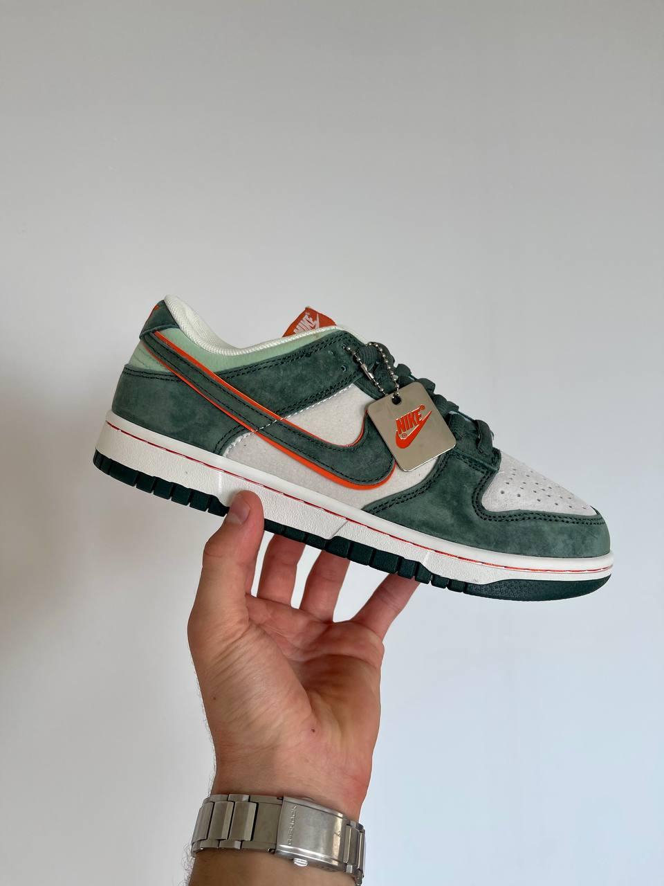 Nike SB Dunk Low Light Bone