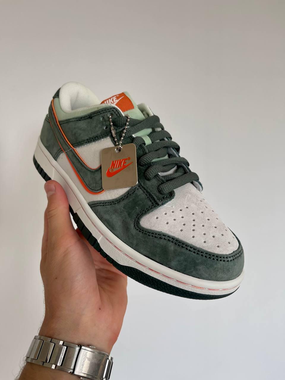 Nike SB Dunk Low Light Bone