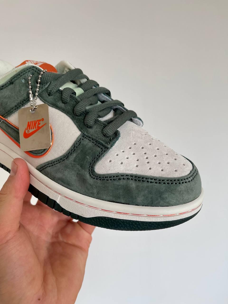 Nike SB Dunk Low Light Bone