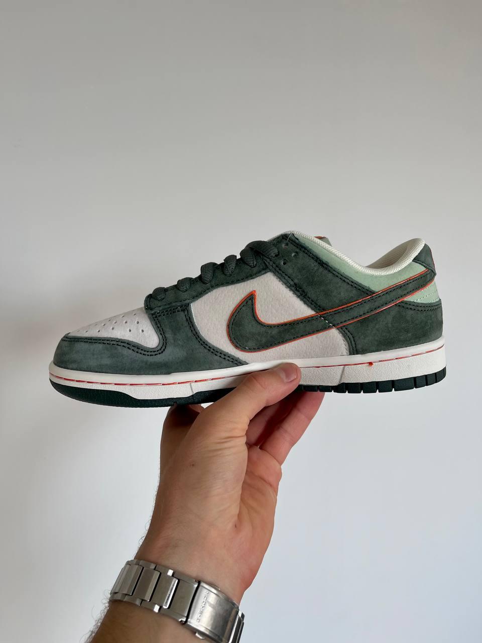 Nike SB Dunk Low Light Bone