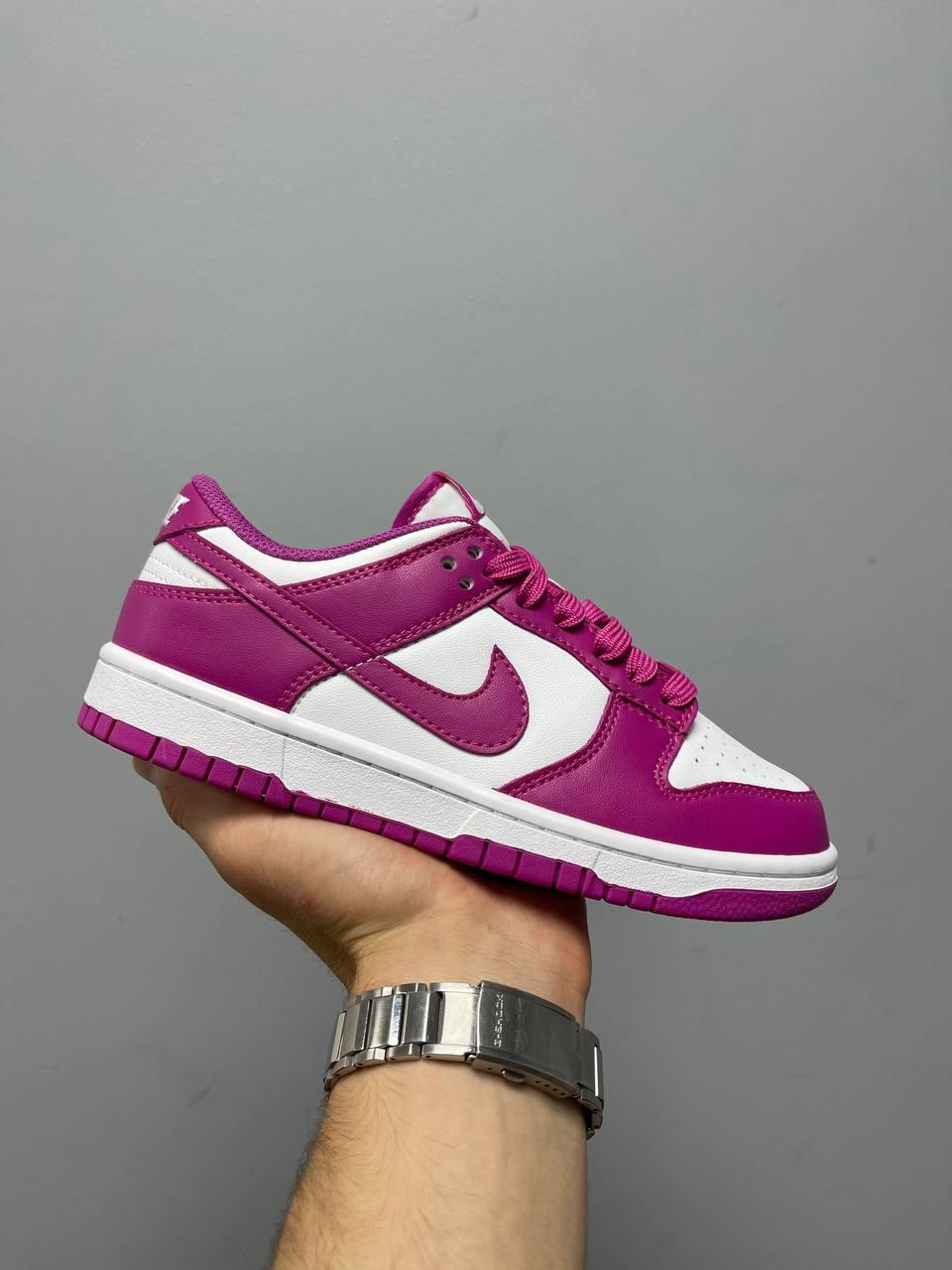 Nike SB Dunk Low Active Fuchsia