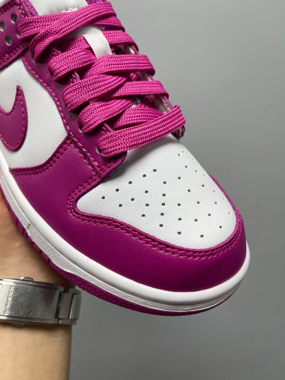 Nike SB Dunk Low Active Fuchsia
