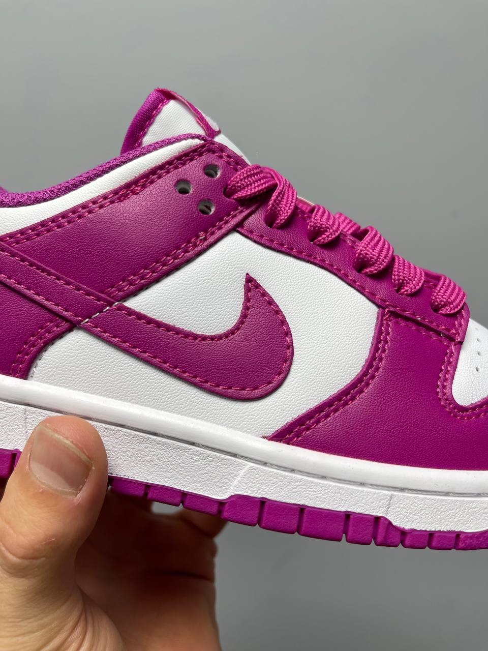 Nike SB Dunk Low Active Fuchsia