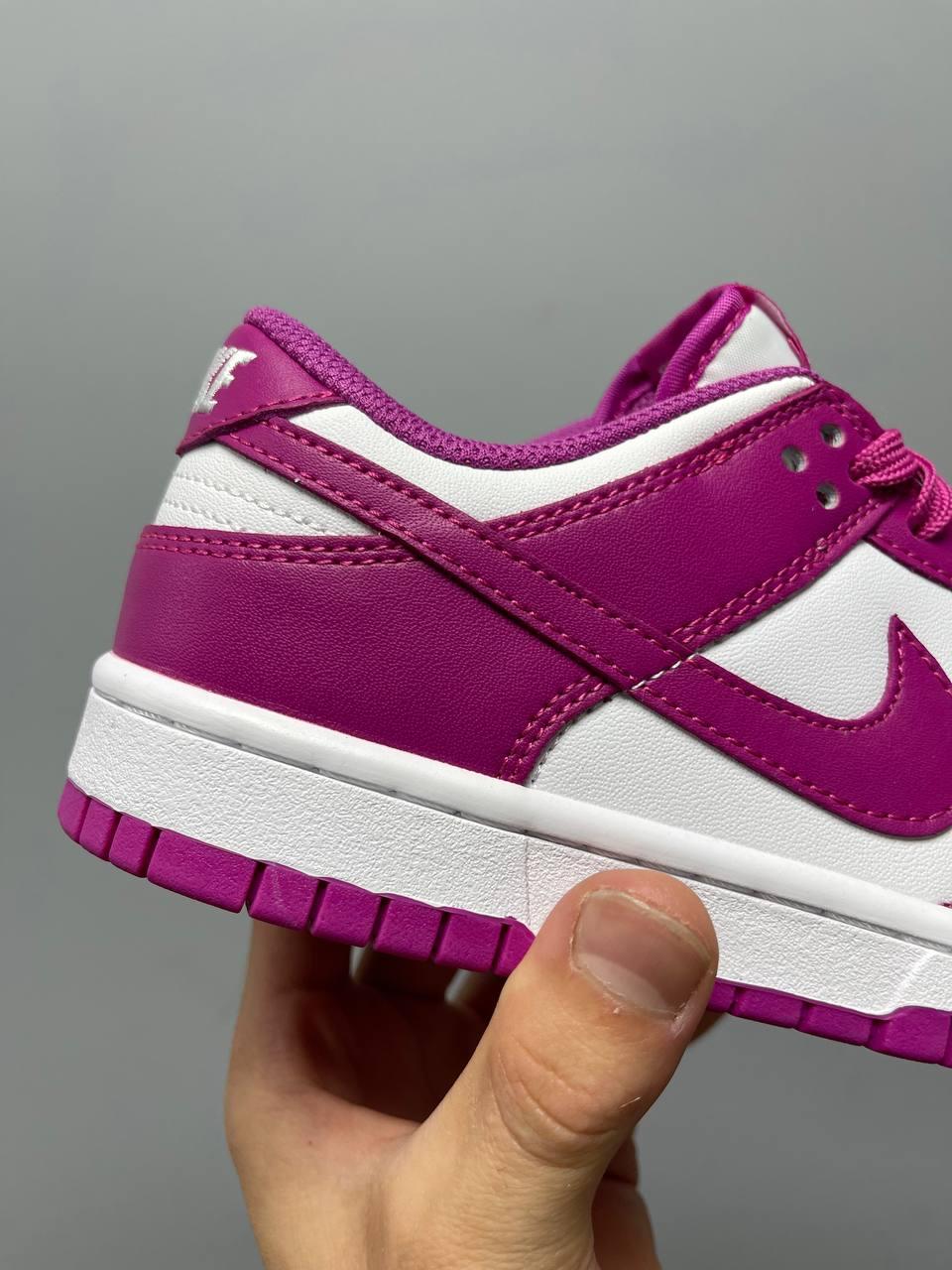 Nike SB Dunk Low Active Fuchsia